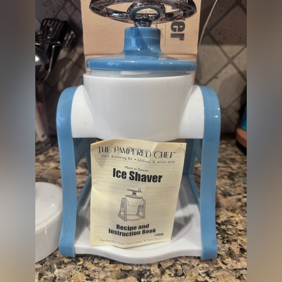 Pampered Chef Ice Shaver - Picture 2 of 3